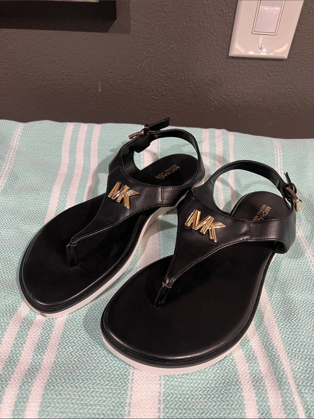 NWOT, Michael Michael Kors, size 8, Black MK Logo Thong Sandals